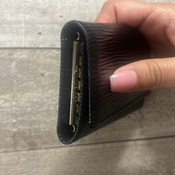 LOUIS VUITTON Black Epi Leather Key and Card Holder - Picture 8 of 8